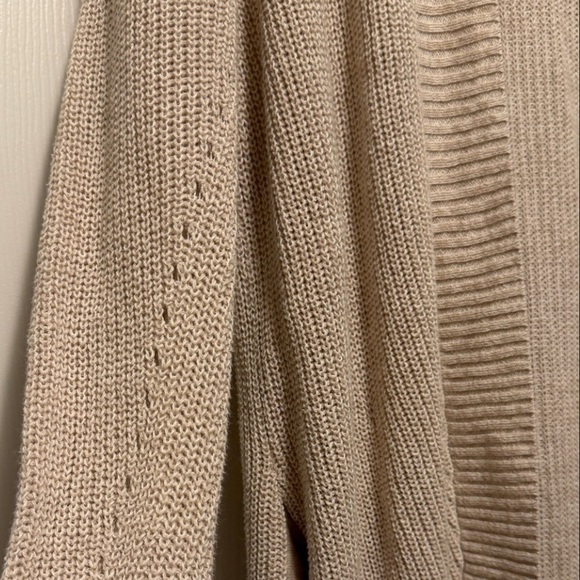 American Eagle Outfitters Women's Beige Cardigan - Picture 2 of 3